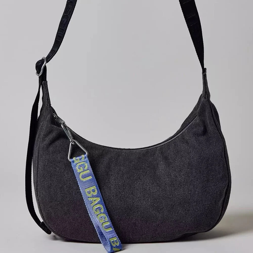 NWT Baggu Medium Crescent Bag - Washed Black Denim - Picture 5 of 12